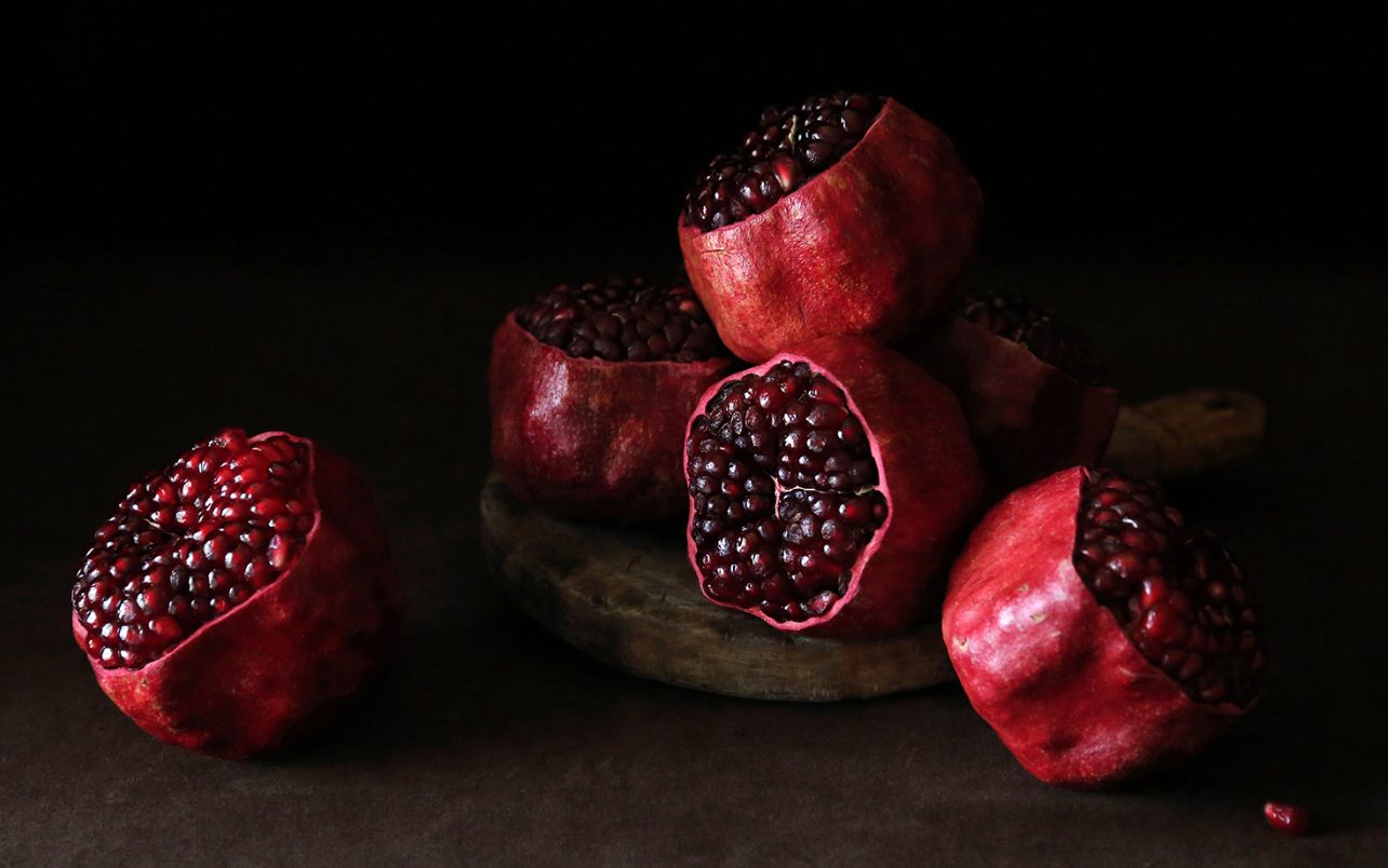 chiaroscuro food photography; dark light food photography; learn dark light food photography; chiaroscuro photography lesson tips tutorial; dark chiaroscuro food photography insights; still life dark light chiaroscuro food photography; cranberries; pomegranates; ornaments; plums; strawberries; cherries, how to light food for dark photography, building set for dark light chiaroscuro food photography, tips for dark light chiaroscuro food photography, how to become a dark light chiaroscuro food photographer, background dark chiaroscuro food photography, phoode advice for dark chiaroscuro food photography, fundamentals dark chiaroscuro food photography, contemporary best dark chiaroscuro food photographers masters tutors, julia sent, pomegranate, peeled fruit,