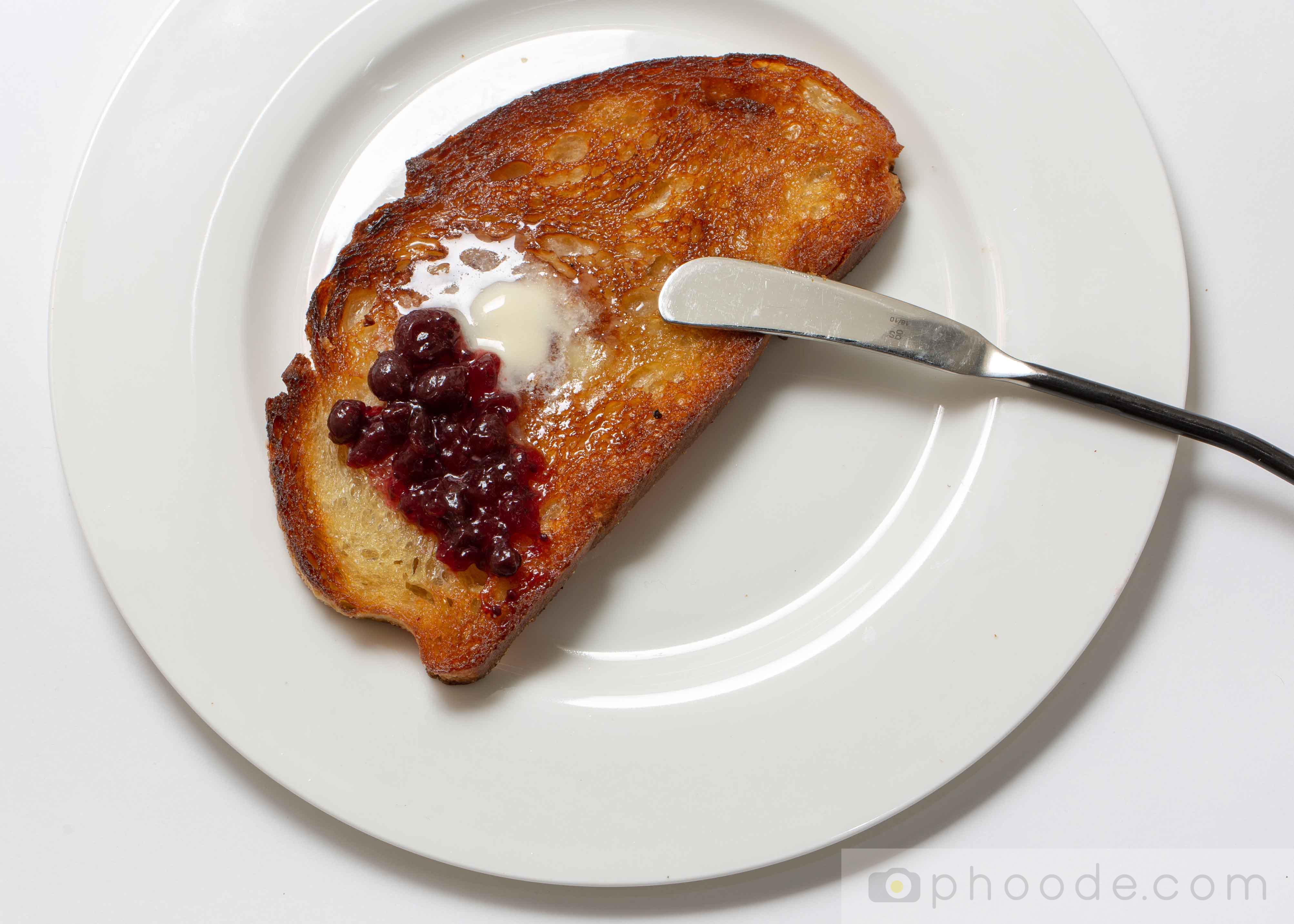 https://phoode.com/blog/wp-content/uploads/2019/03/sharp-food-photography-image-toast.jpg