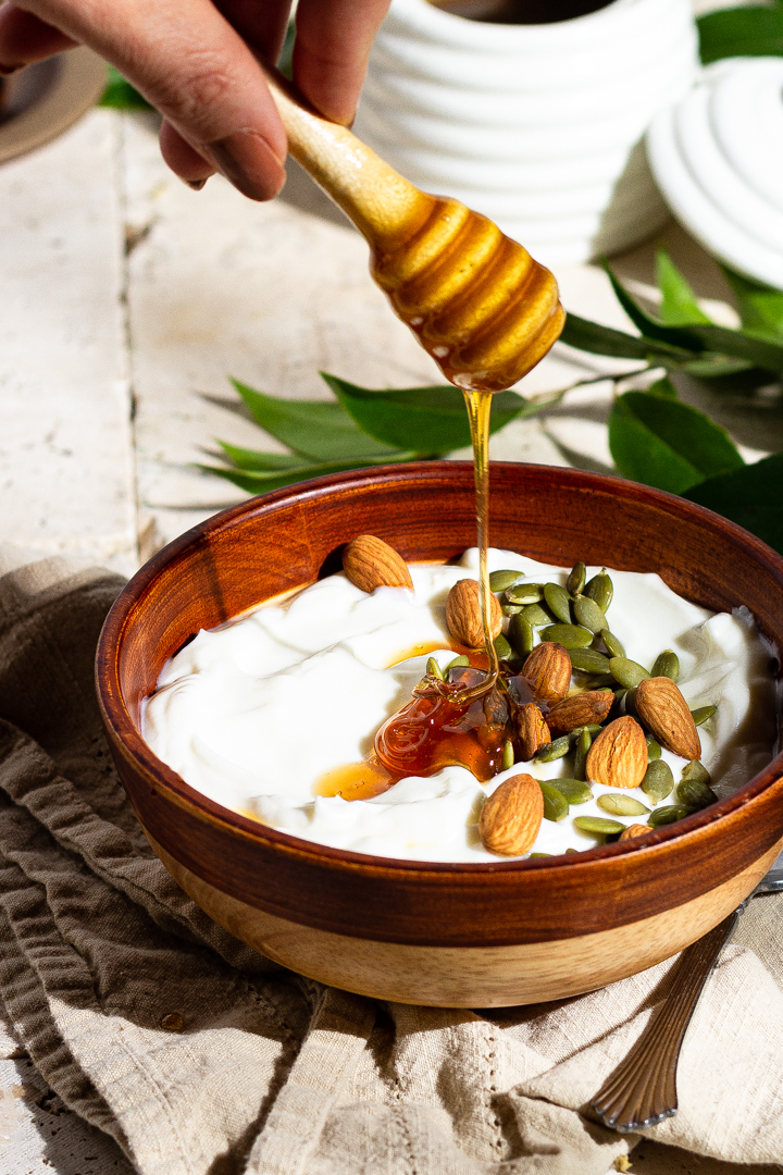 honey recipe, honey making, honey and yogurt, honey and almonds, phoode, editorial food photography